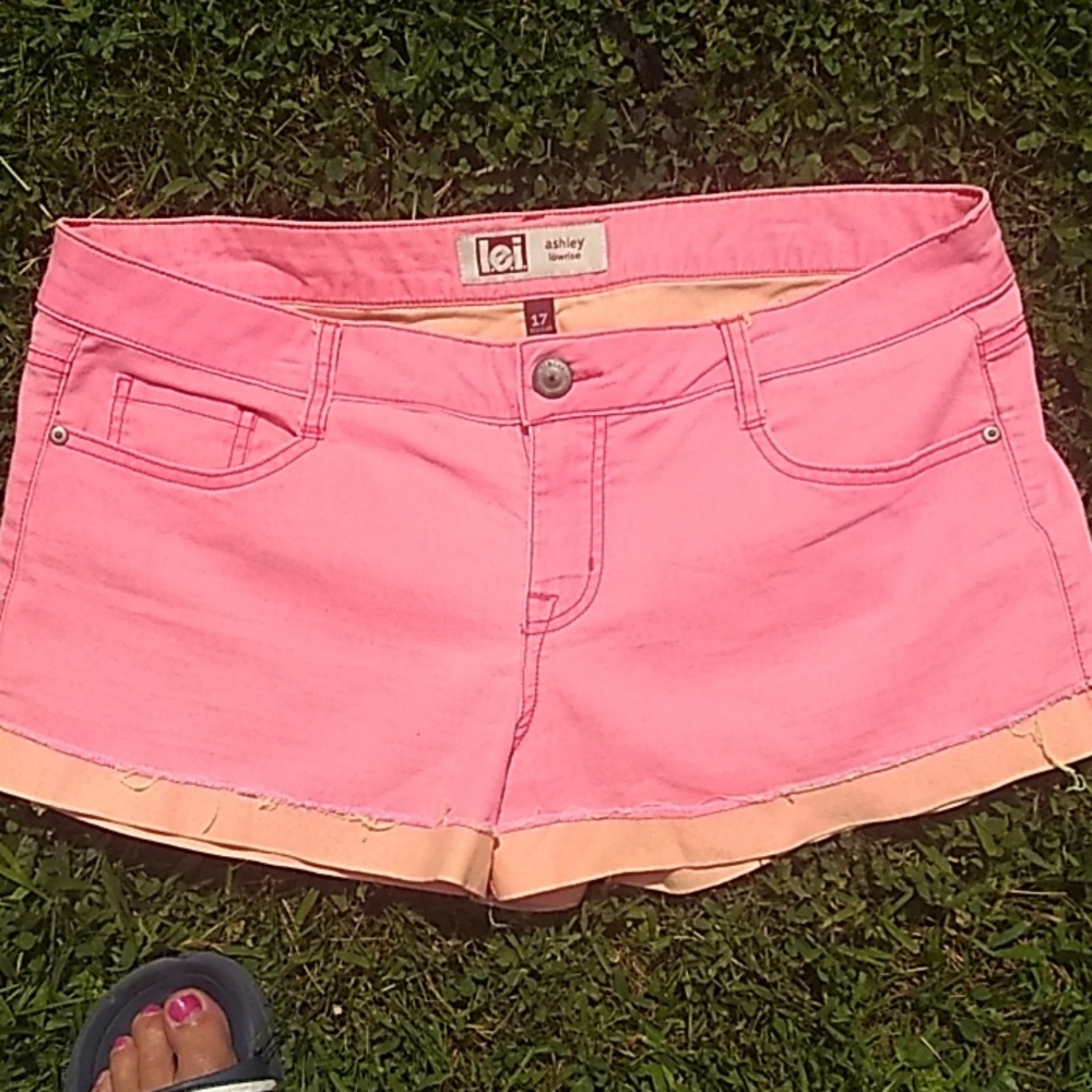 Lei shorts